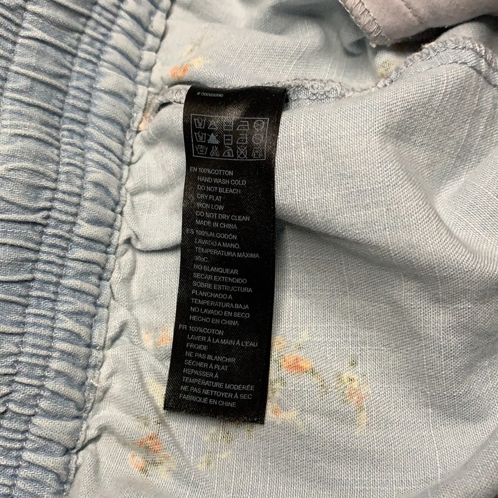 Forever 21 Floral Shorts - Picture 7 of 9